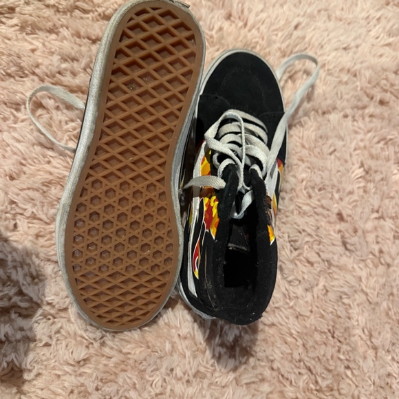 Flame vans - Picture 2 of 4